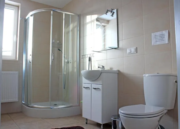 农家乐 Daniel Owo *